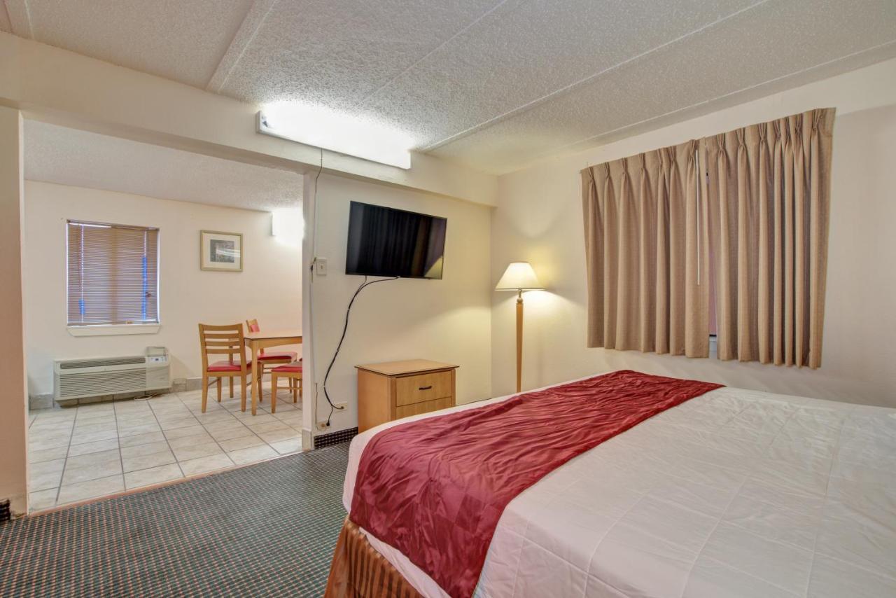 Americas Best Value Inn Ларедо Екстер'єр фото