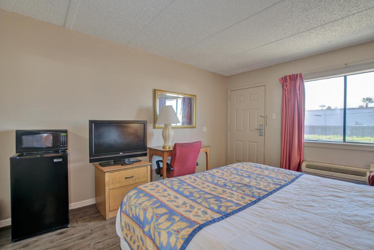 Americas Best Value Inn Ларедо Екстер'єр фото