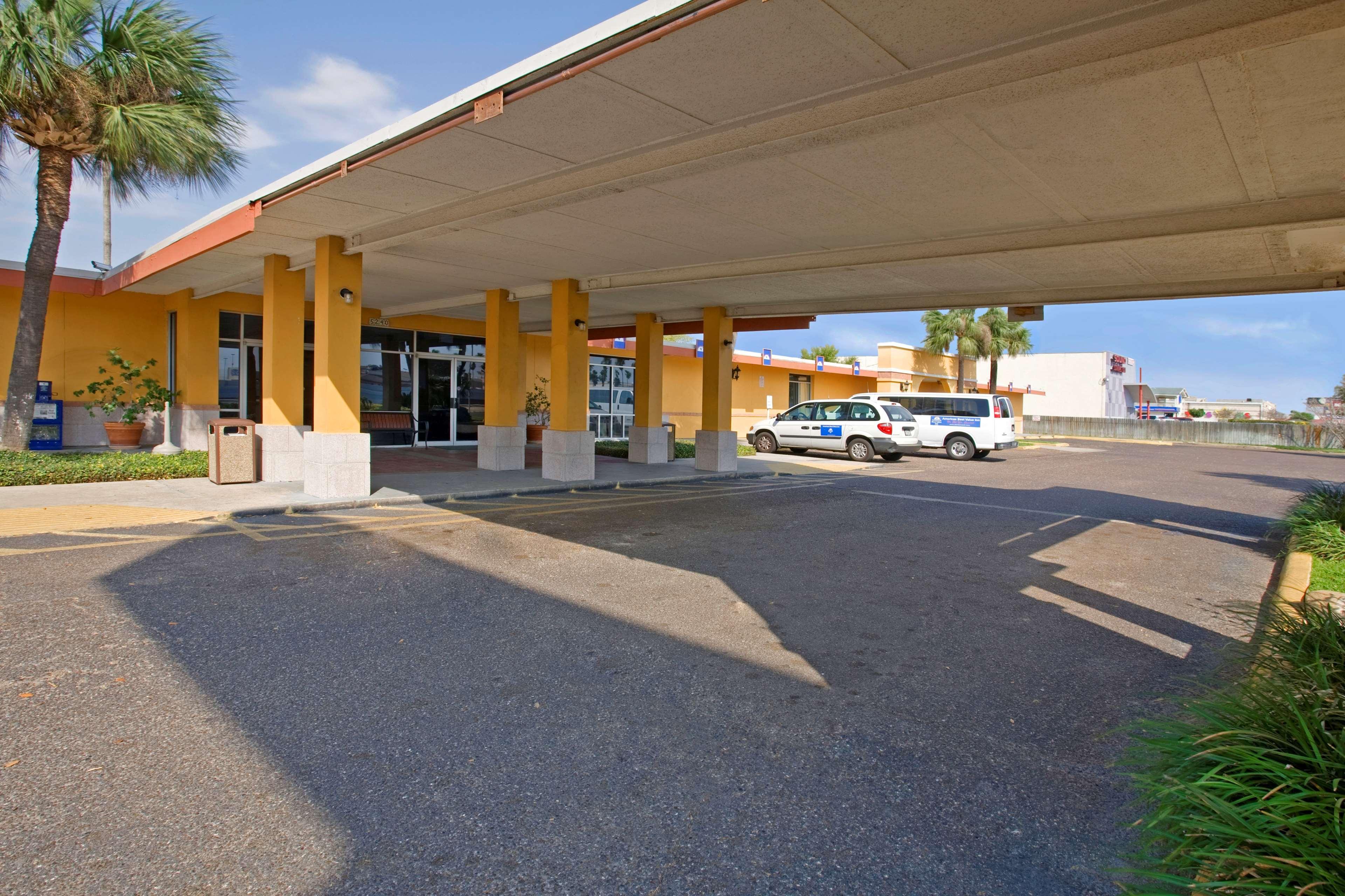 Americas Best Value Inn Ларедо Екстер'єр фото