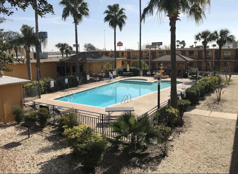 Americas Best Value Inn Ларедо Екстер'єр фото